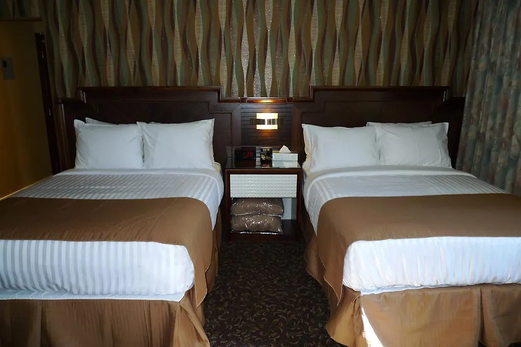 The Deluxe Hotel Vancouver