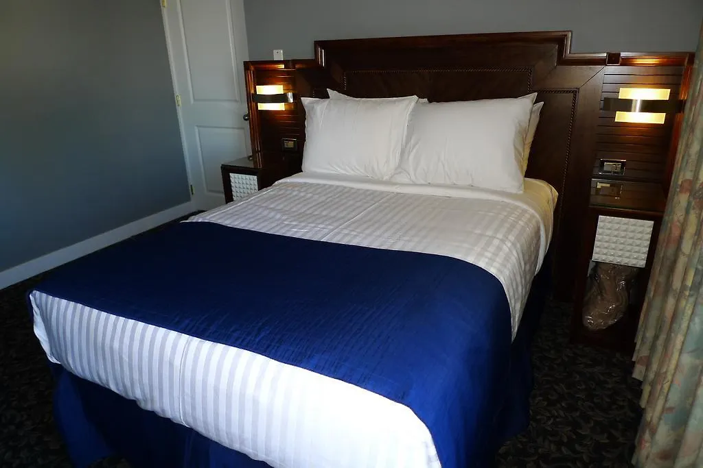 The Deluxe Hotel Vancouver