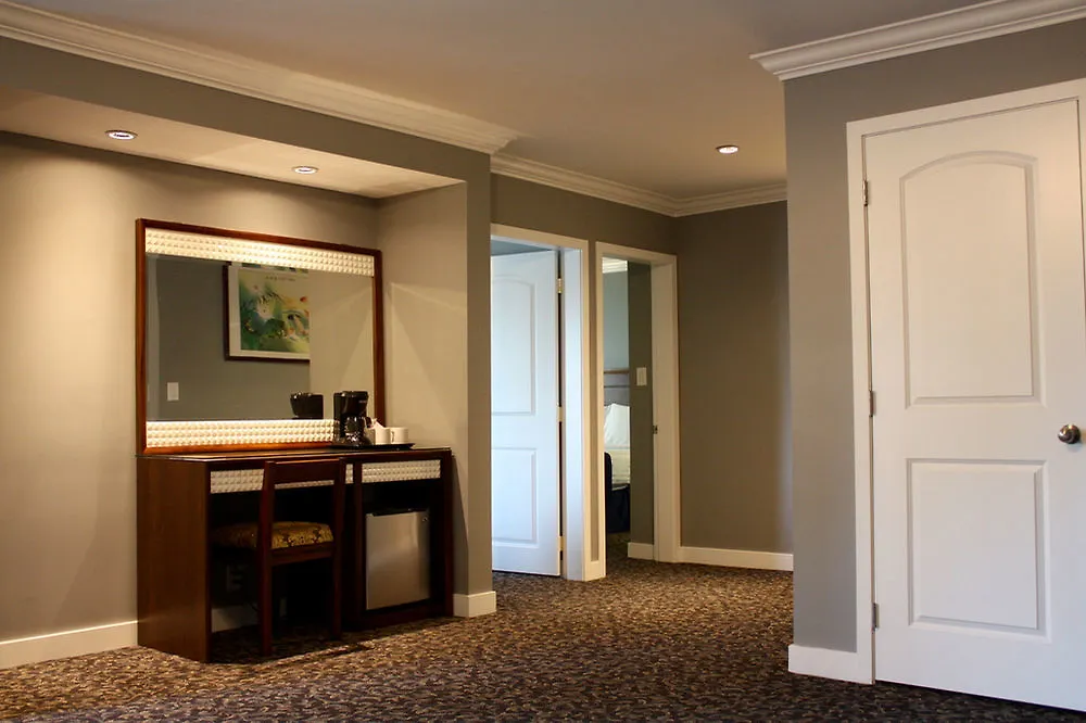 The Deluxe Hotel Vancouver 2*,  Kanada